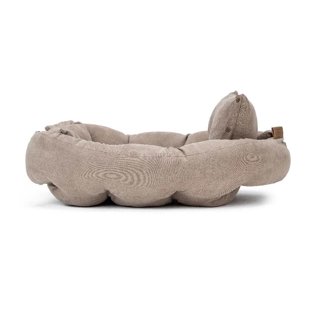 Leichte Matte mit Kissen mit drei verschiedenen Liegemöglichkeiten